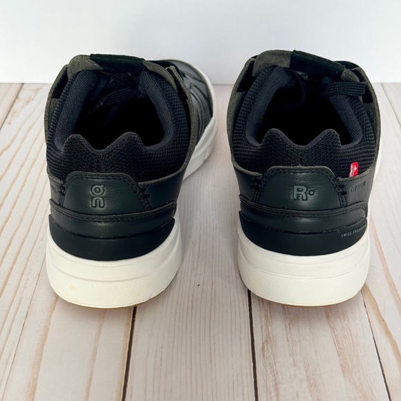 ON Running THE ROGER Clubhouse Women's Tennis Shoe, Navy, sz 7 sneaker - Picture 4 of 9